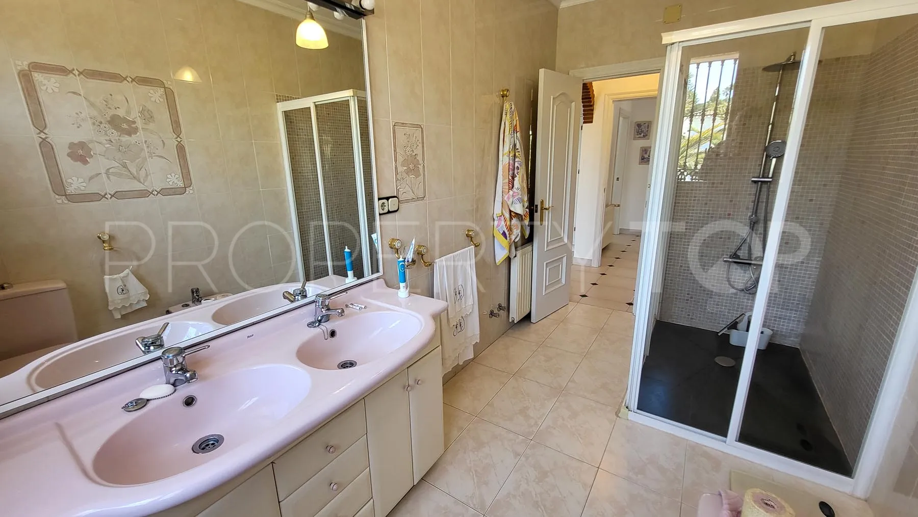 Comprar villa en Elviria
