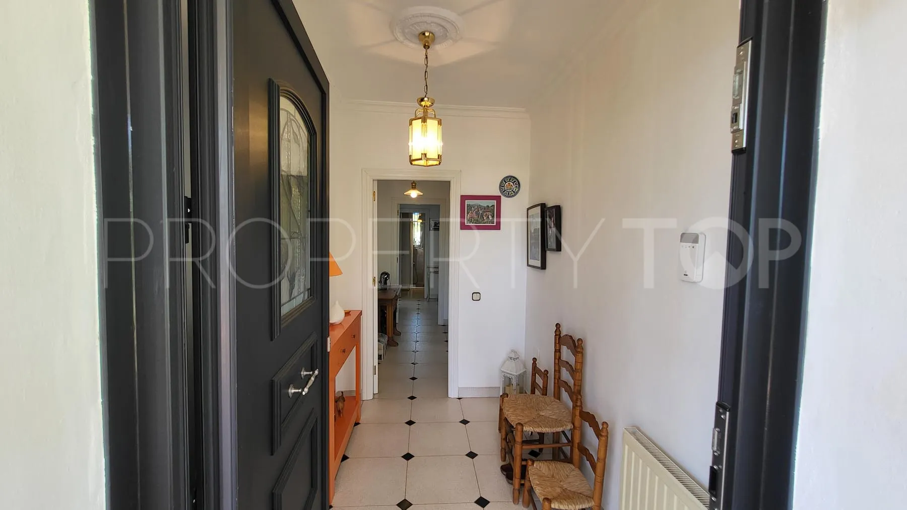 Comprar villa en Elviria