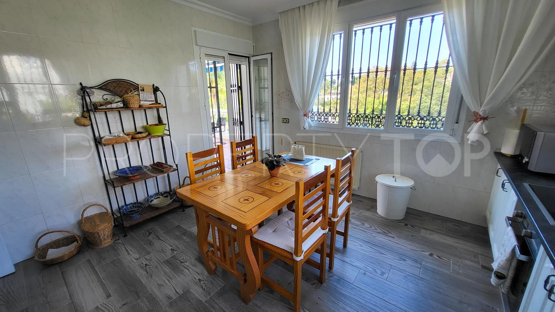 Comprar villa en Elviria