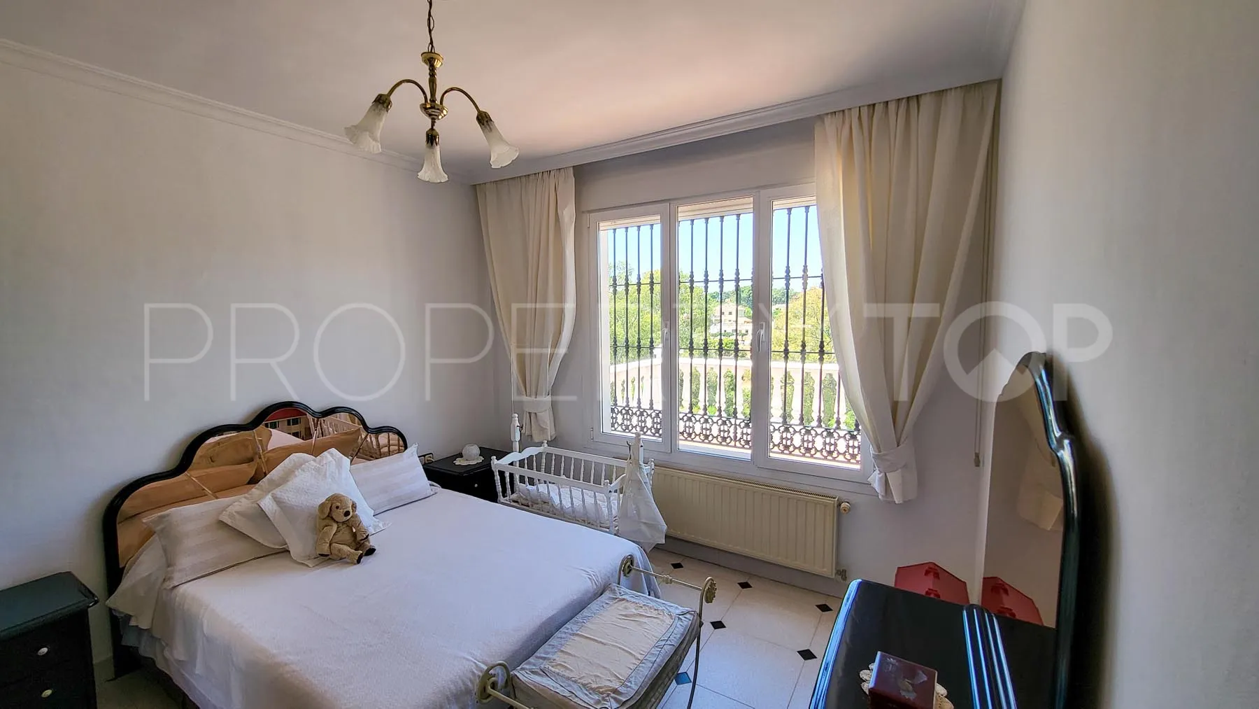 Comprar villa en Elviria