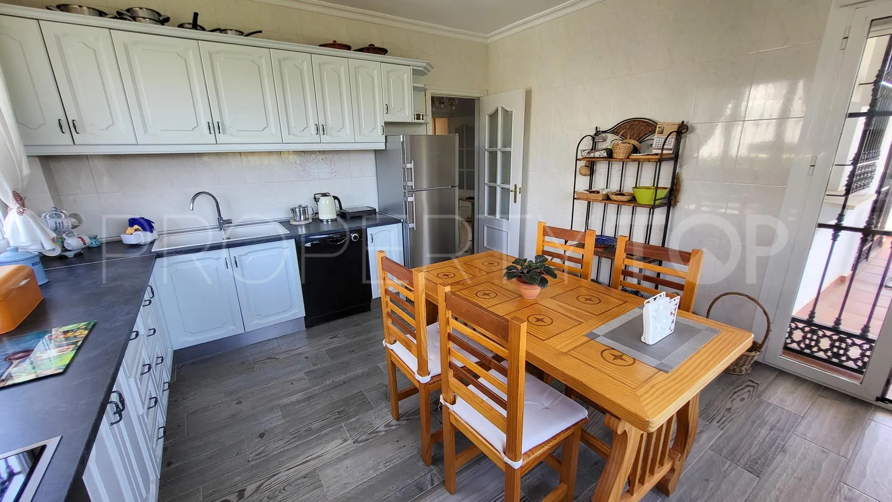 Comprar villa en Elviria