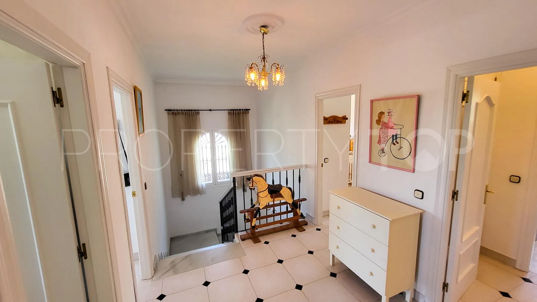 Comprar villa en Elviria