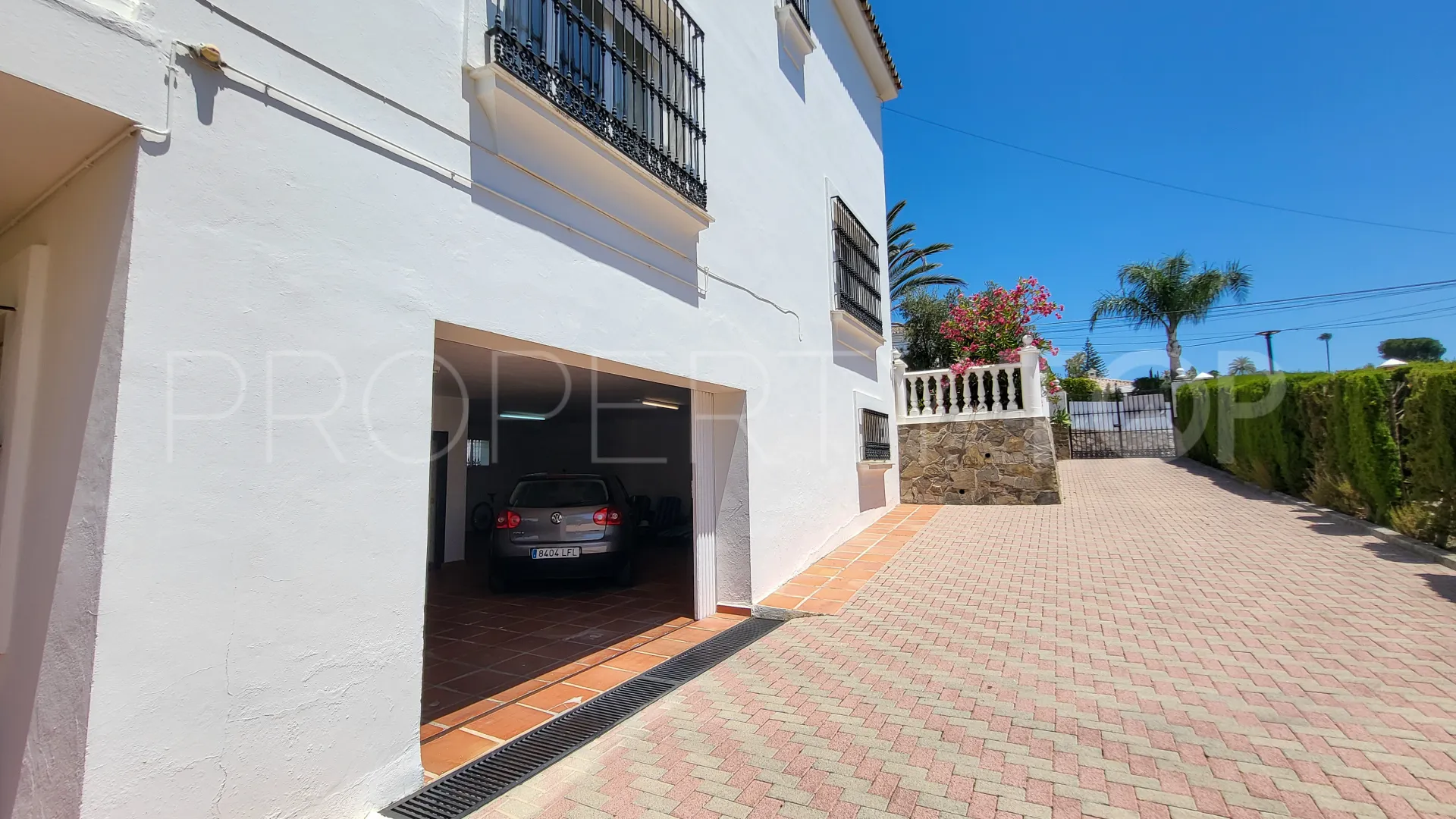 Comprar villa en Elviria