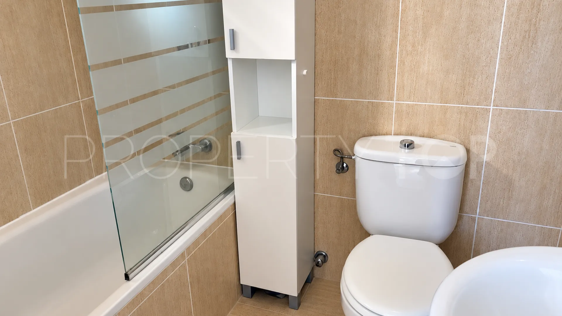 For sale apartment in Calahonda with 2 bedrooms
