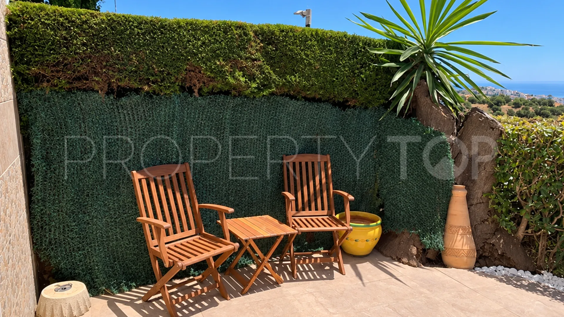 For sale apartment in Calahonda with 2 bedrooms