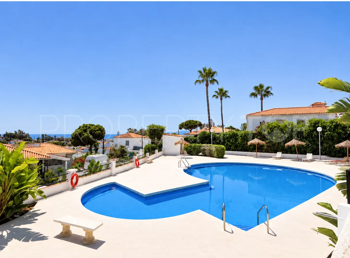 Apartment for sale in El Faro with 3 bedrooms