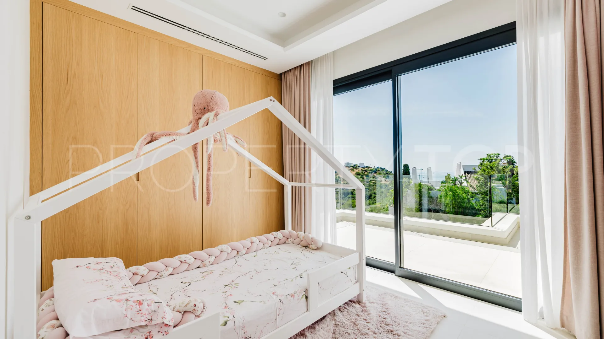Casares Golf villa for sale