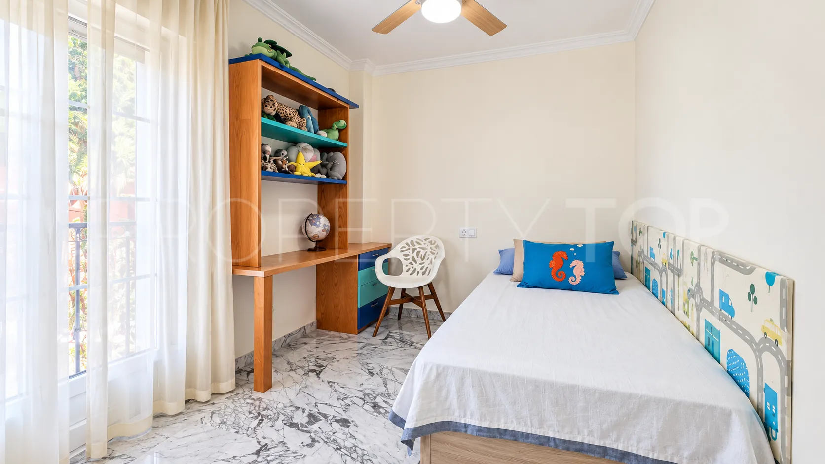 Town house for sale in Malaga