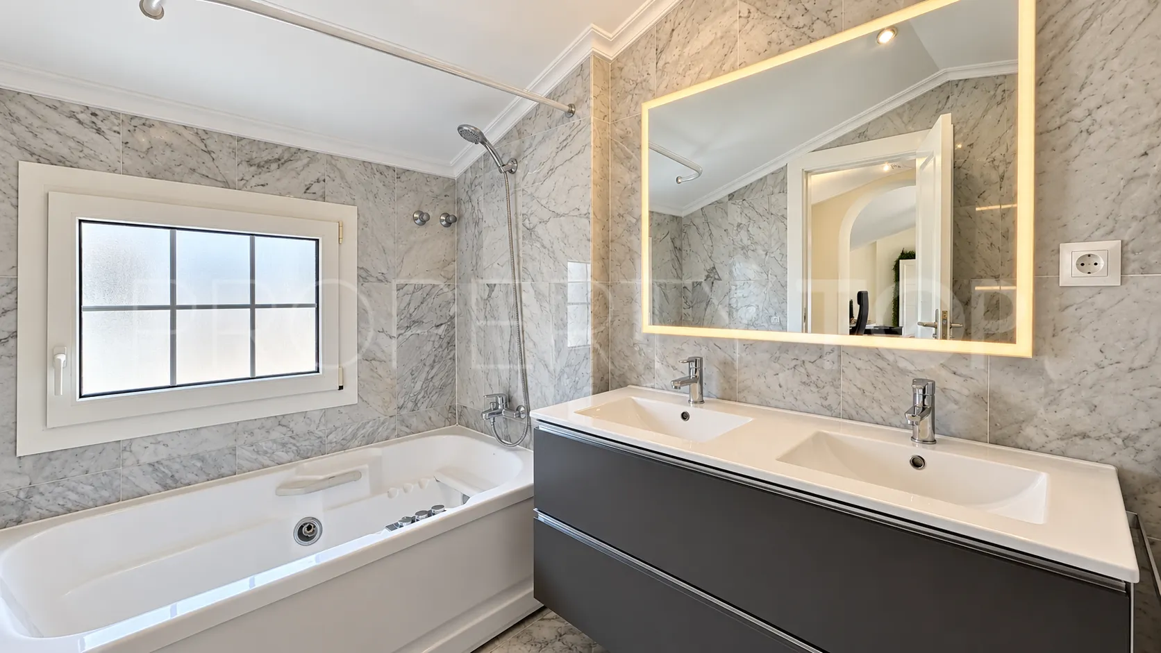 Town house for sale in Malaga