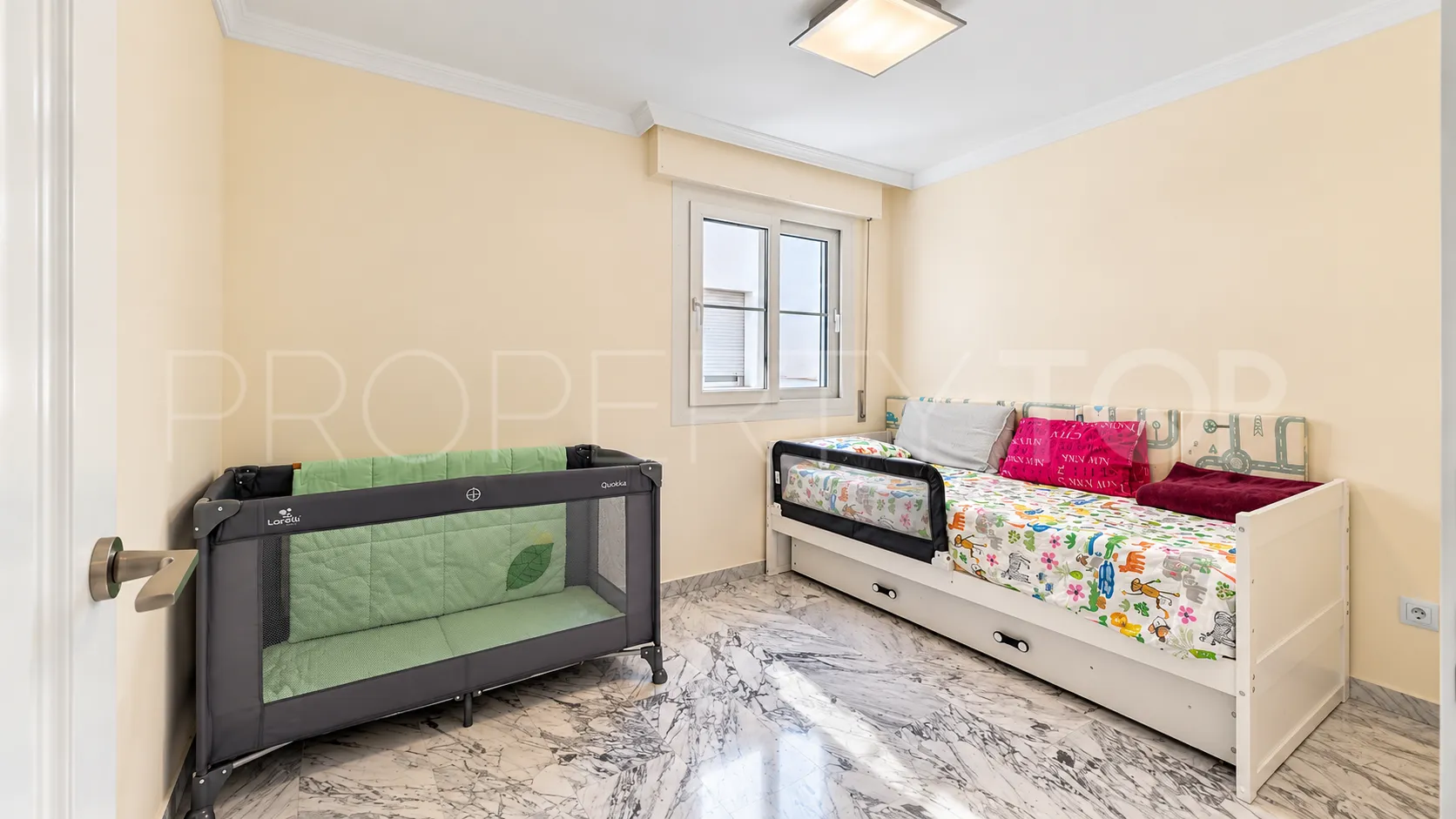 Town house for sale in Malaga