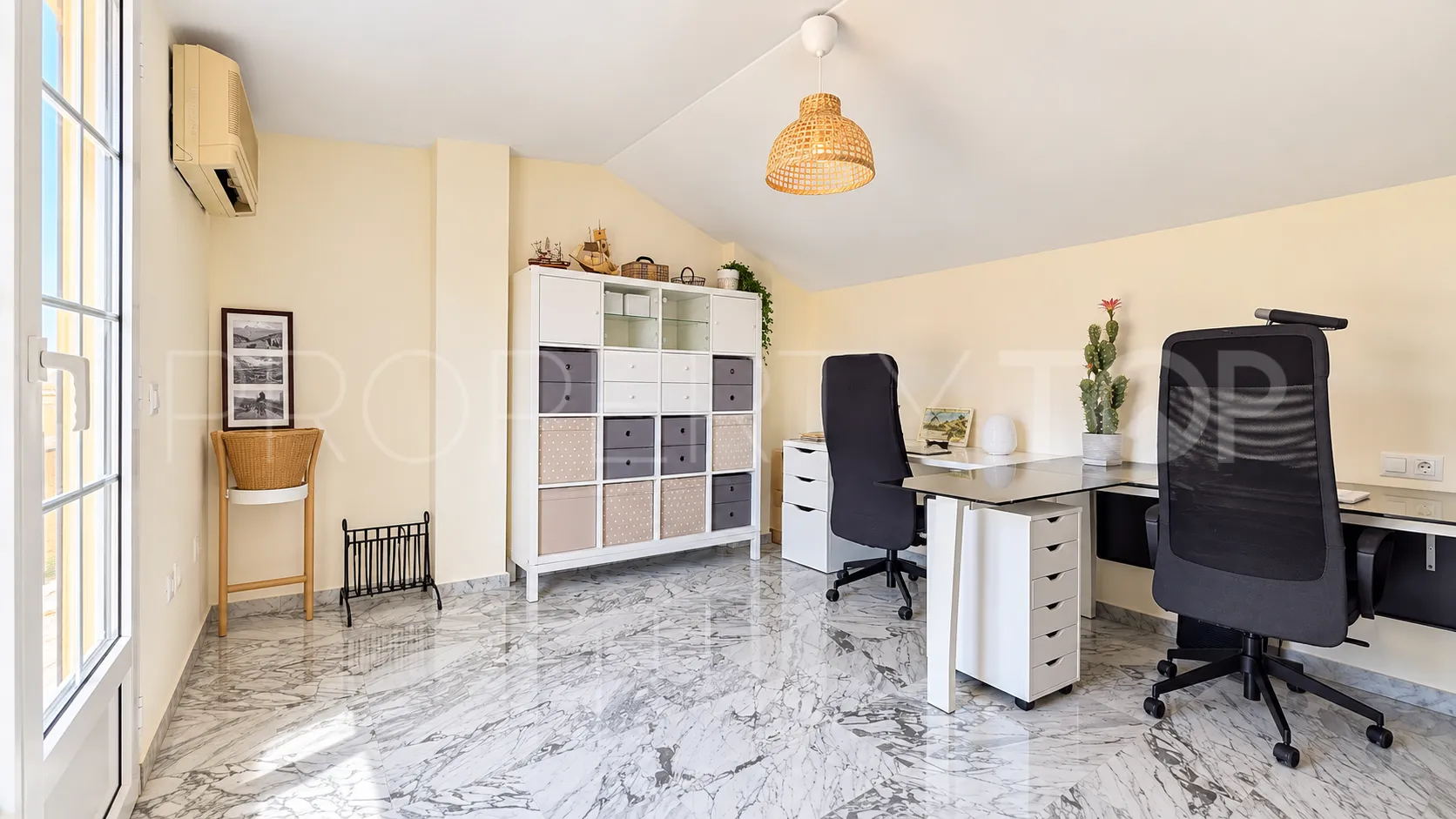 Town house for sale in Malaga