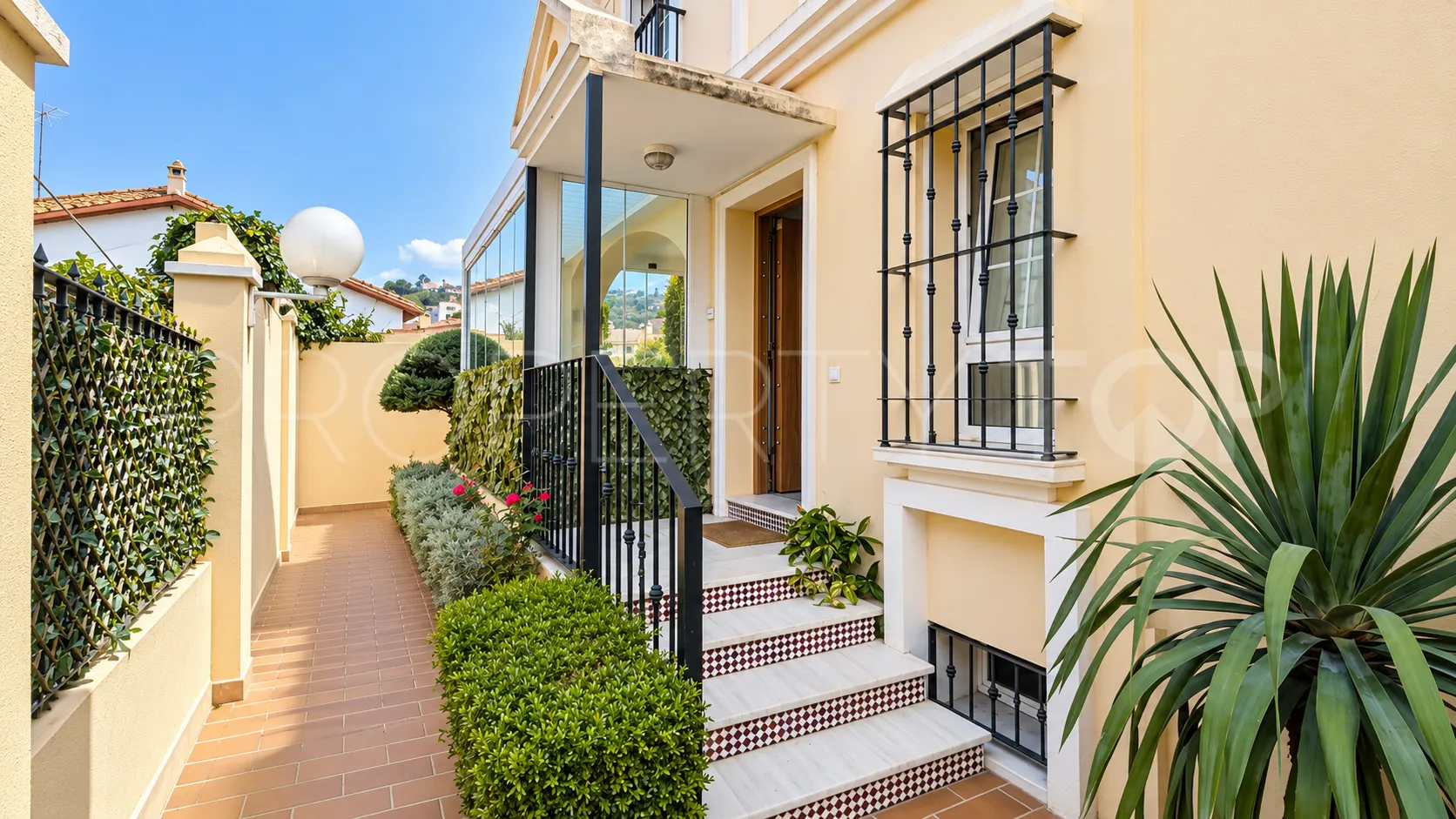 Town house for sale in Malaga