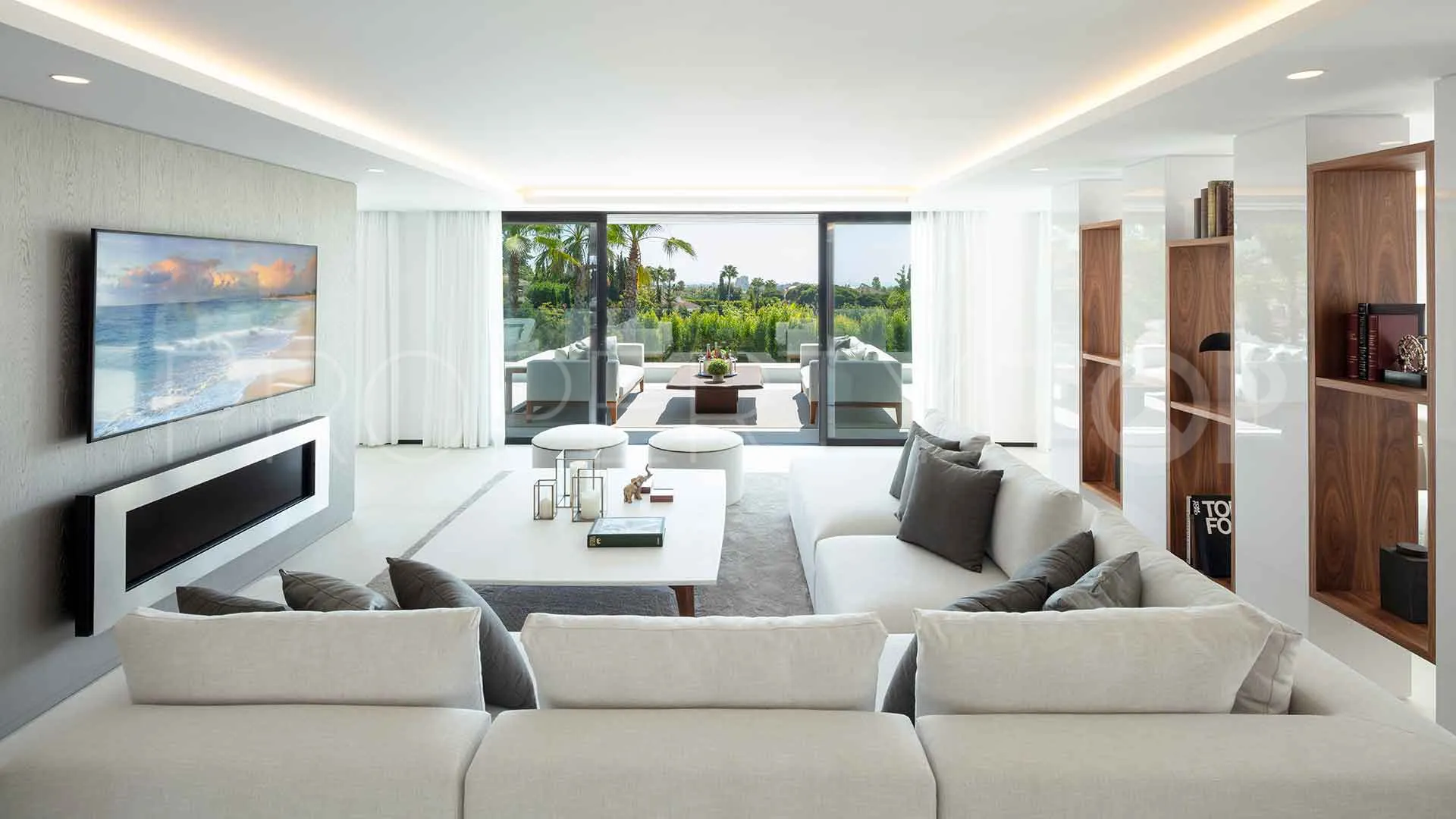 Villa for sale in Nueva Andalucia