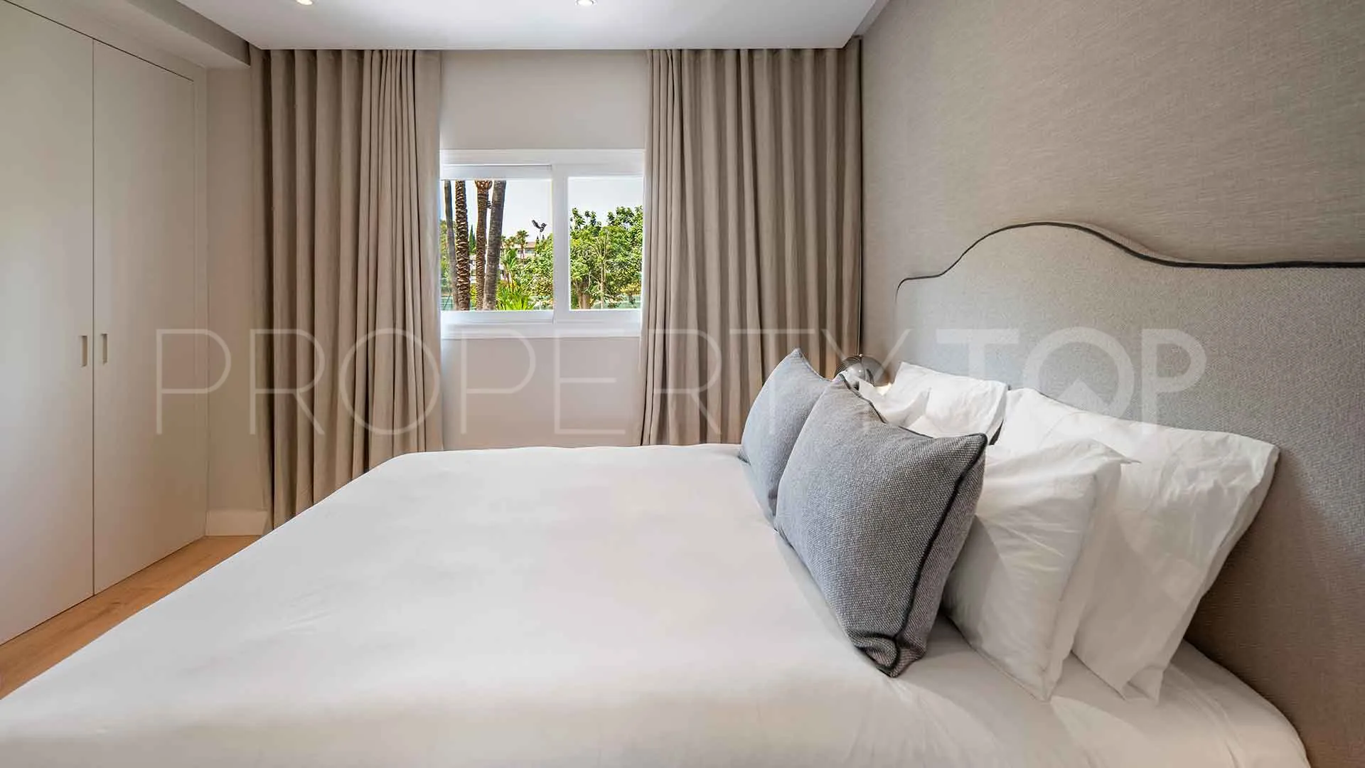 Marina Puente Romano 3 bedrooms apartment for sale