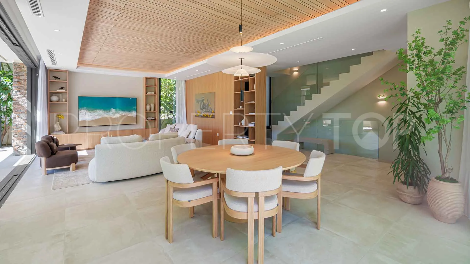 For sale villa in Estepona East with 4 bedrooms