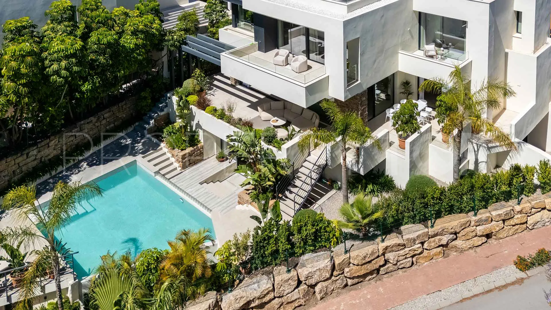 For sale villa in Estepona East with 4 bedrooms