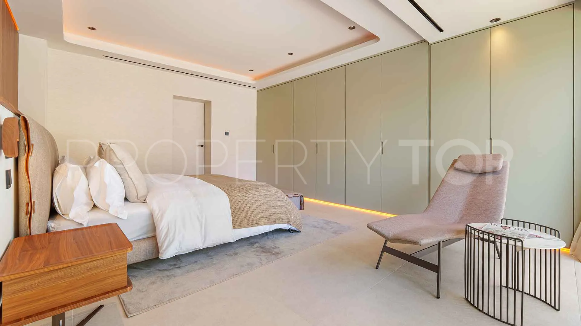5 bedrooms villa for sale in Marbella - Puerto Banus