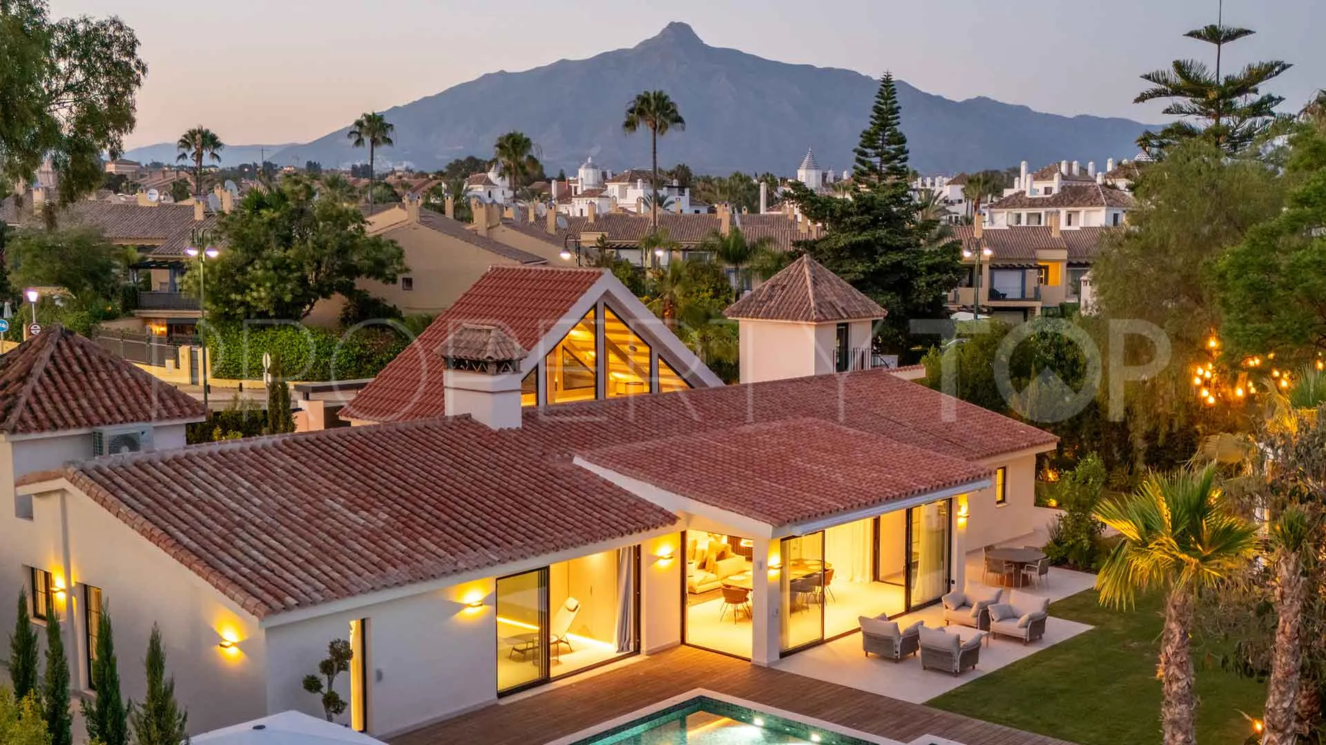 5 bedrooms villa for sale in Marbella - Puerto Banus