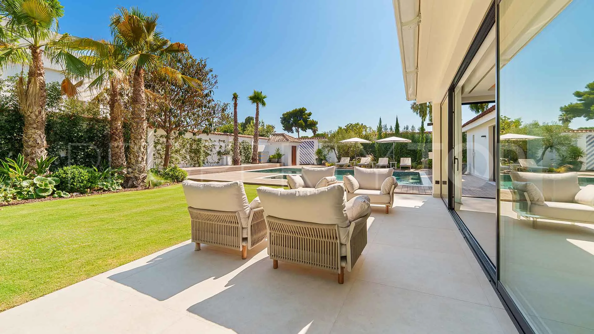 5 bedrooms villa for sale in Marbella - Puerto Banus