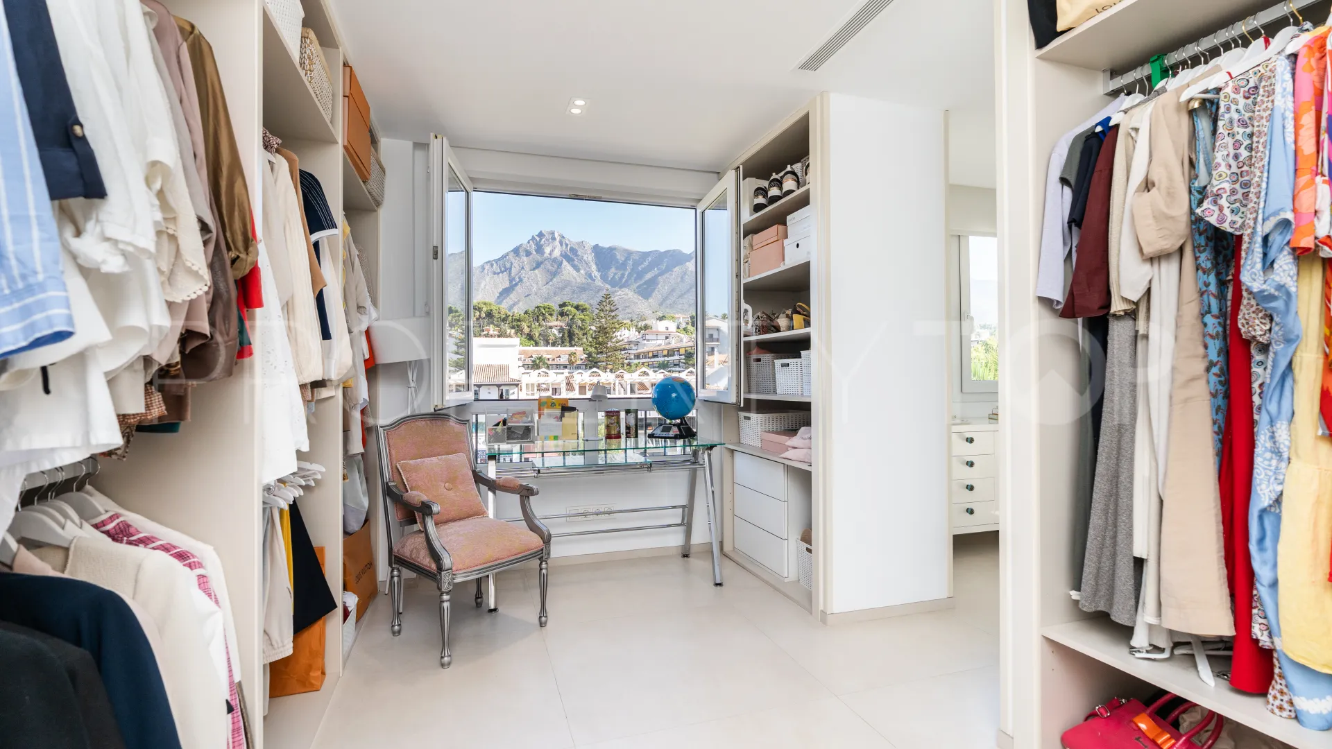 For sale Las Cañas Beach penthouse