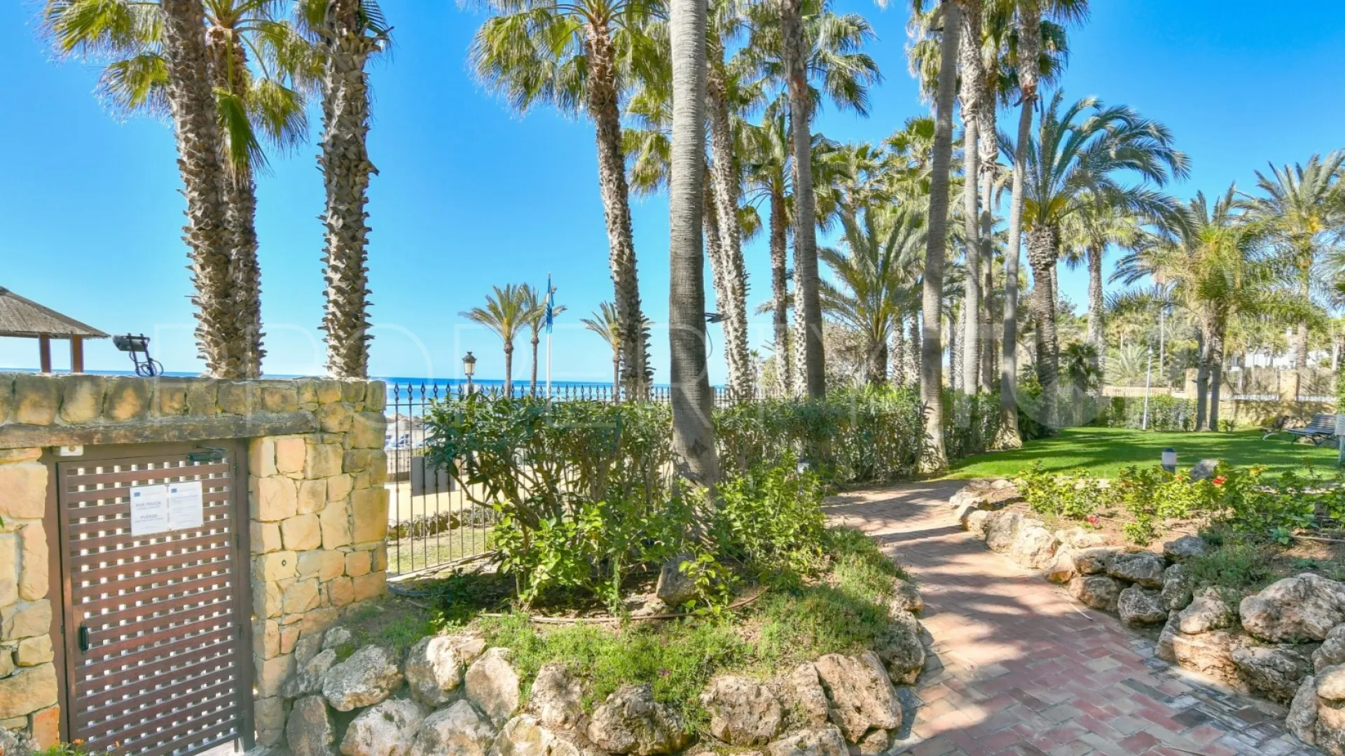 For sale Las Cañas Beach penthouse