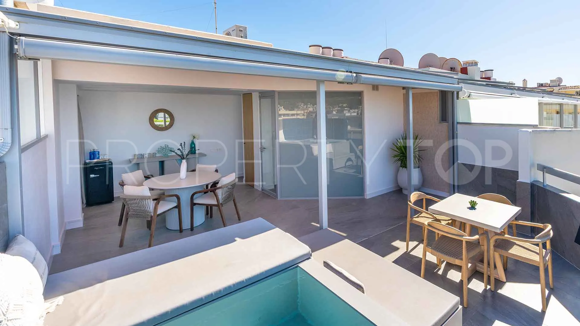 Penthouse for sale in Playa de la Fontanilla with 1 bedroom