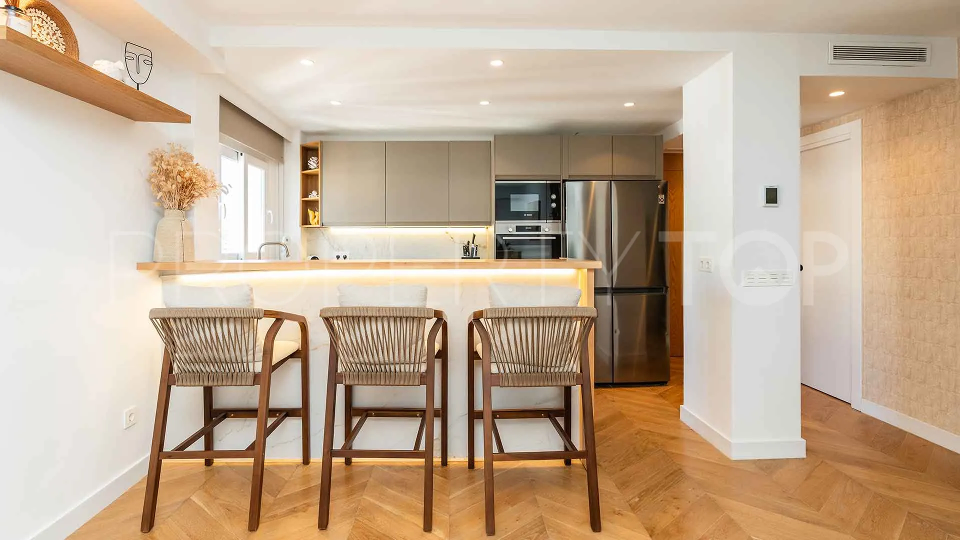 Penthouse for sale in Playa de la Fontanilla with 1 bedroom