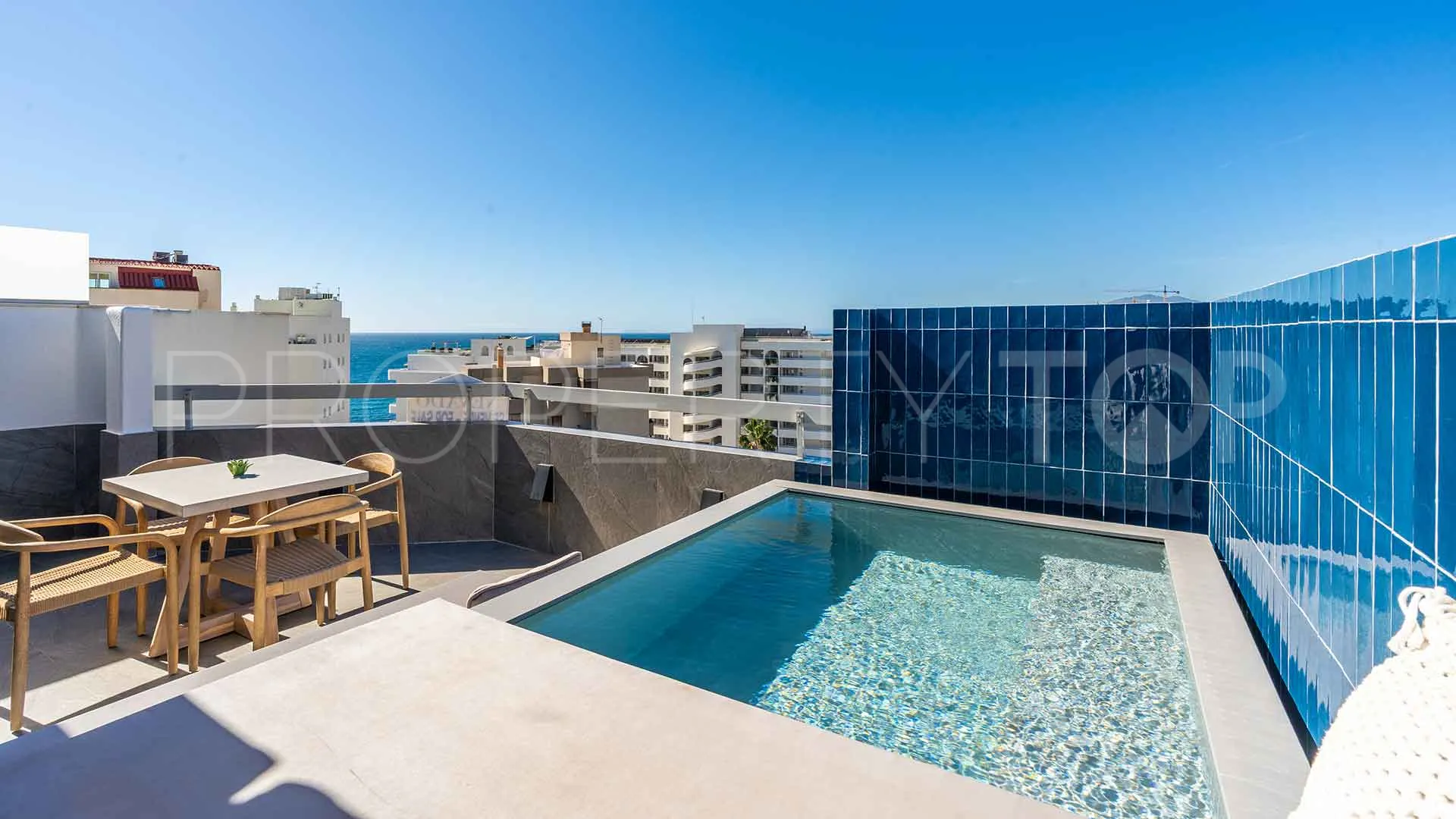 Penthouse for sale in Playa de la Fontanilla with 1 bedroom
