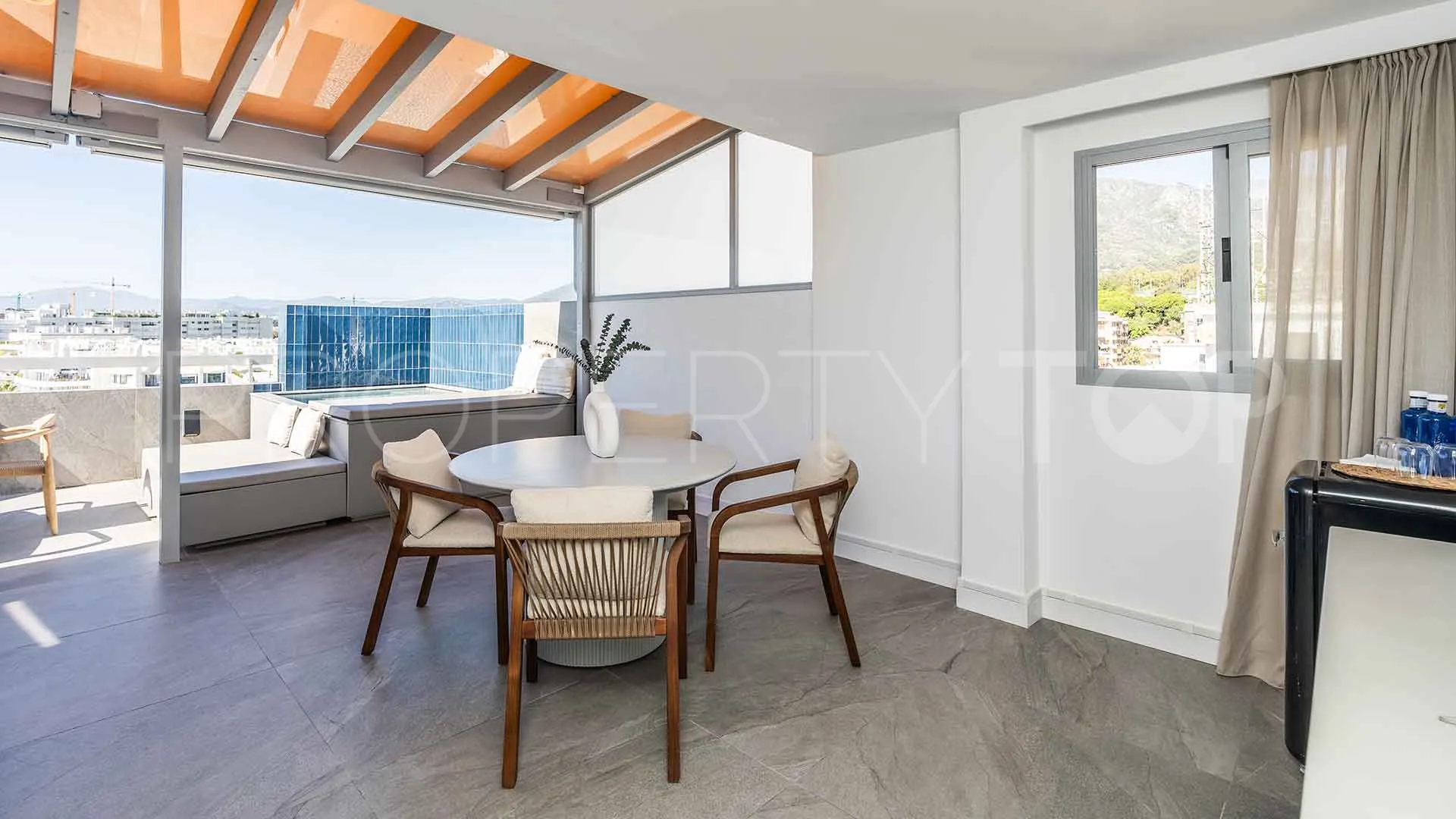 Penthouse for sale in Playa de la Fontanilla with 1 bedroom