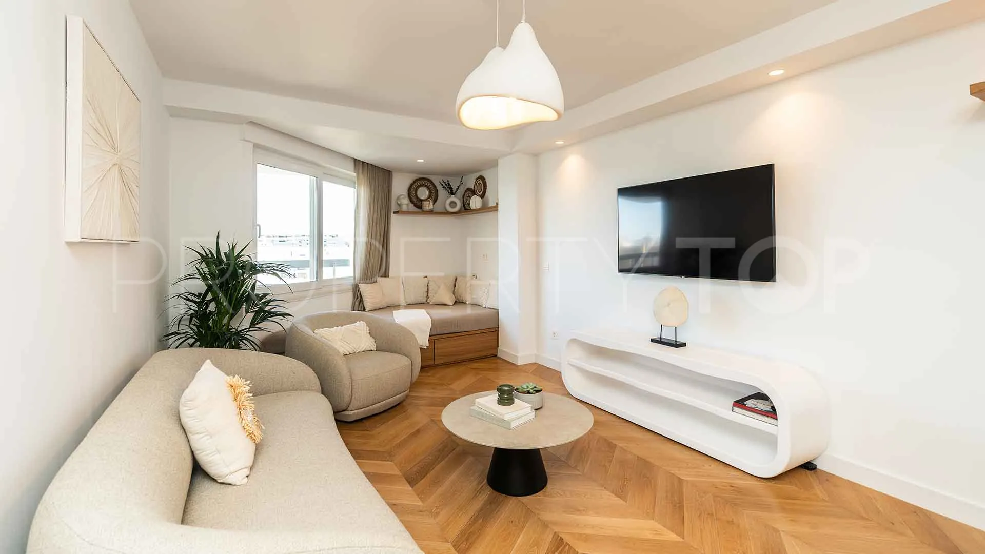 Penthouse for sale in Playa de la Fontanilla with 1 bedroom