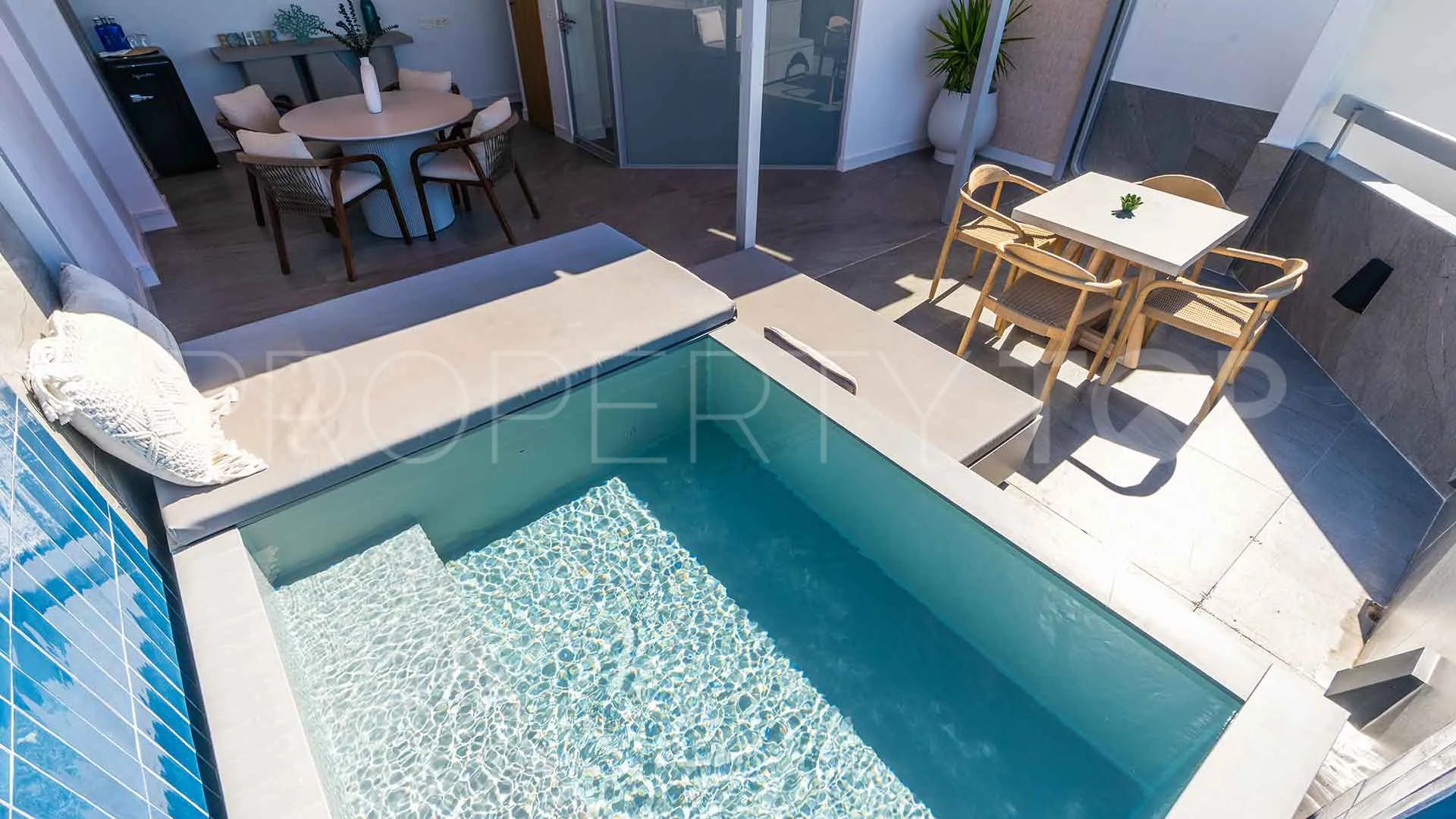 Penthouse for sale in Playa de la Fontanilla with 1 bedroom