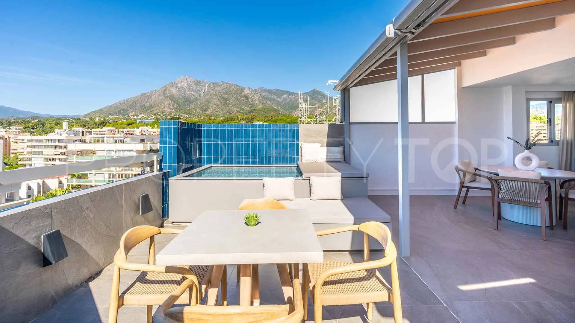 Penthouse for sale in Playa de la Fontanilla with 1 bedroom