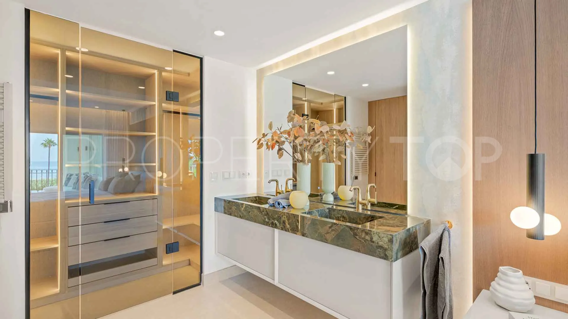 Se vende apartamento de 3 dormitorios en Bahía del Velerín