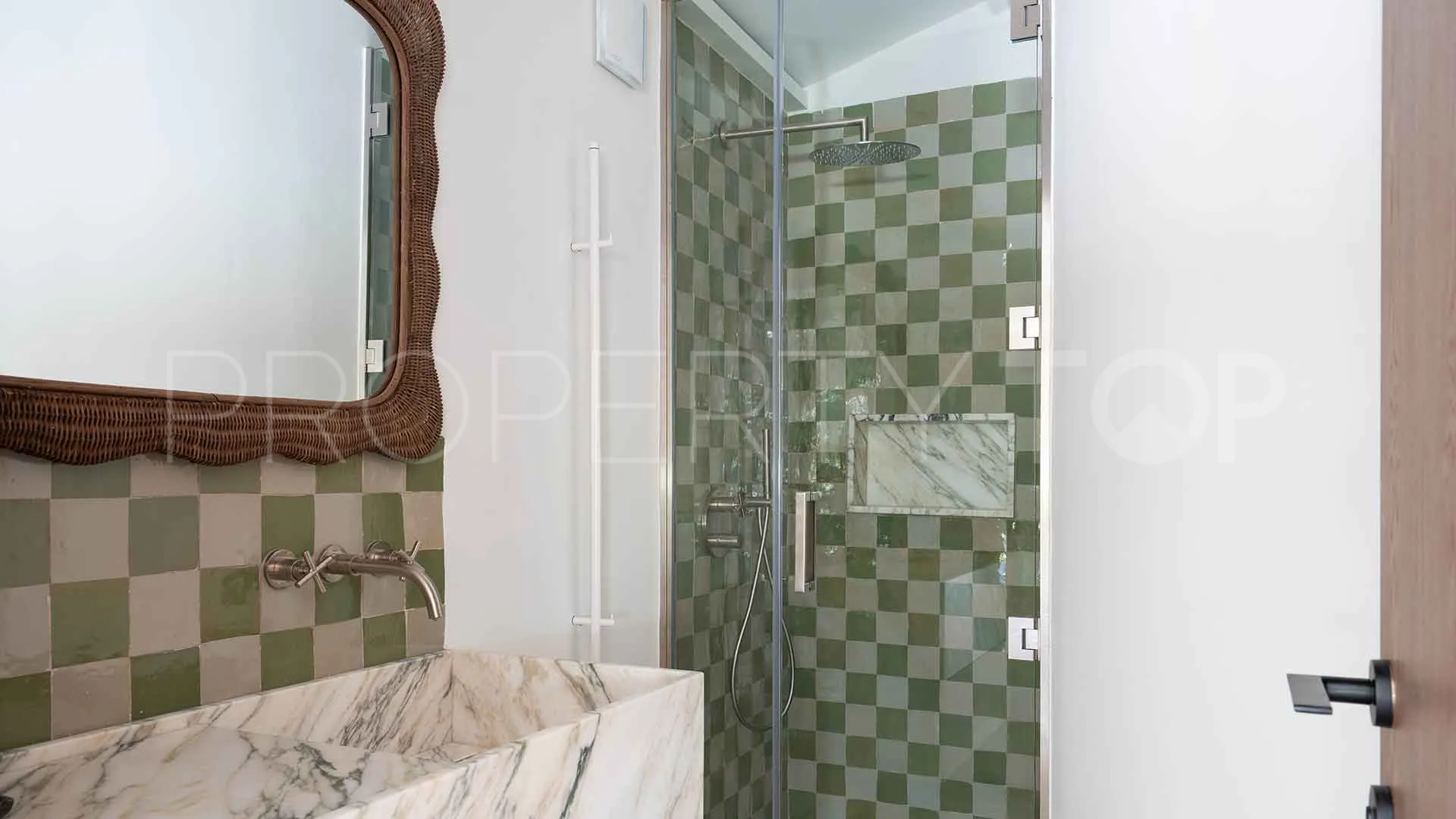 El Oasis Club, pareado de 3 dormitorios en venta