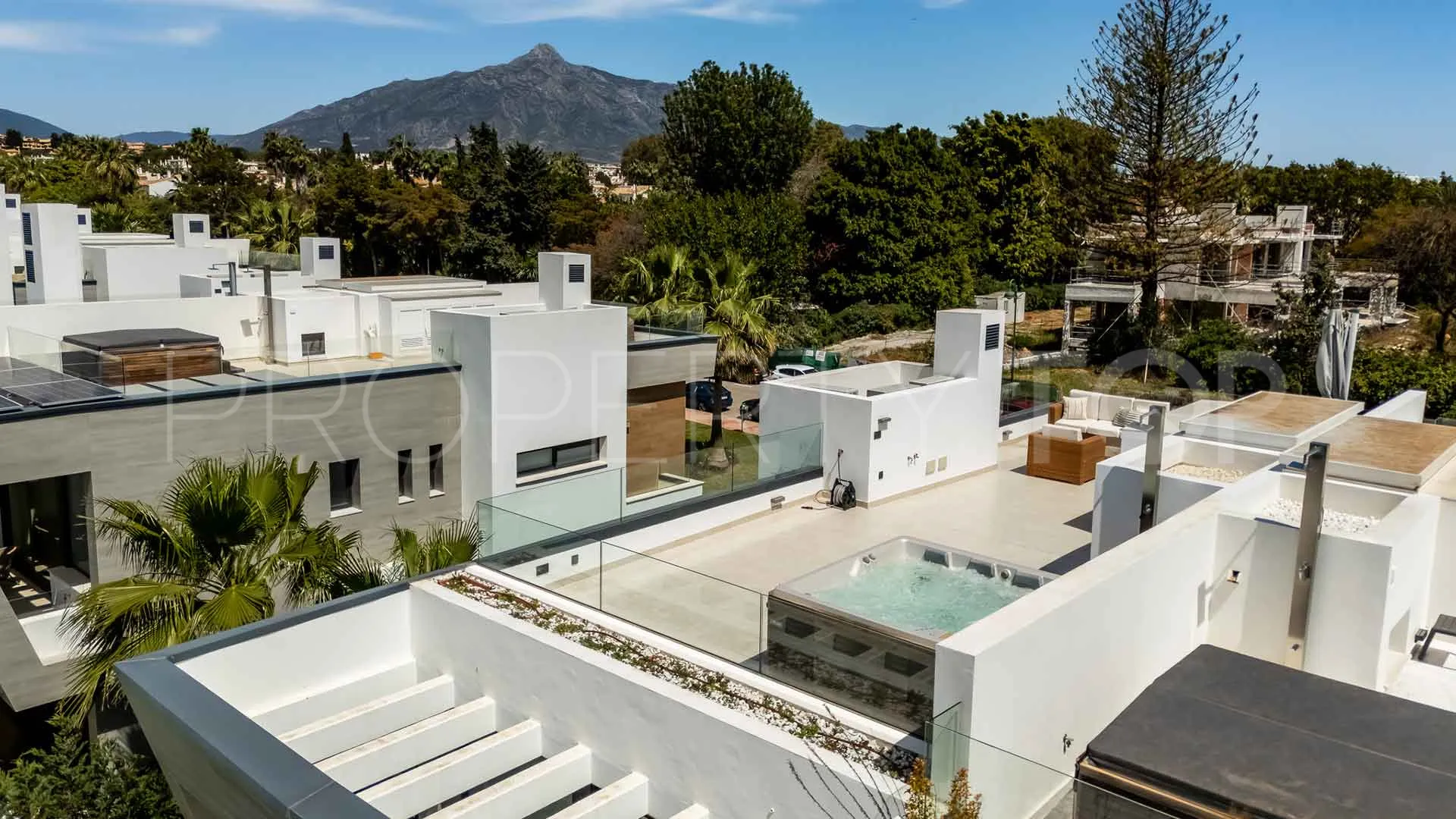 Marbella - Puerto Banus, villa pareada con 5 dormitorios a la venta