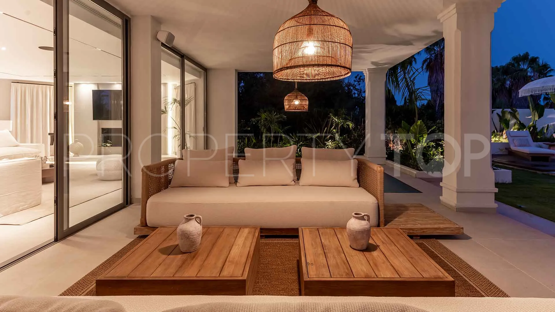 For sale villa with 5 bedrooms in Atalaya Golf
