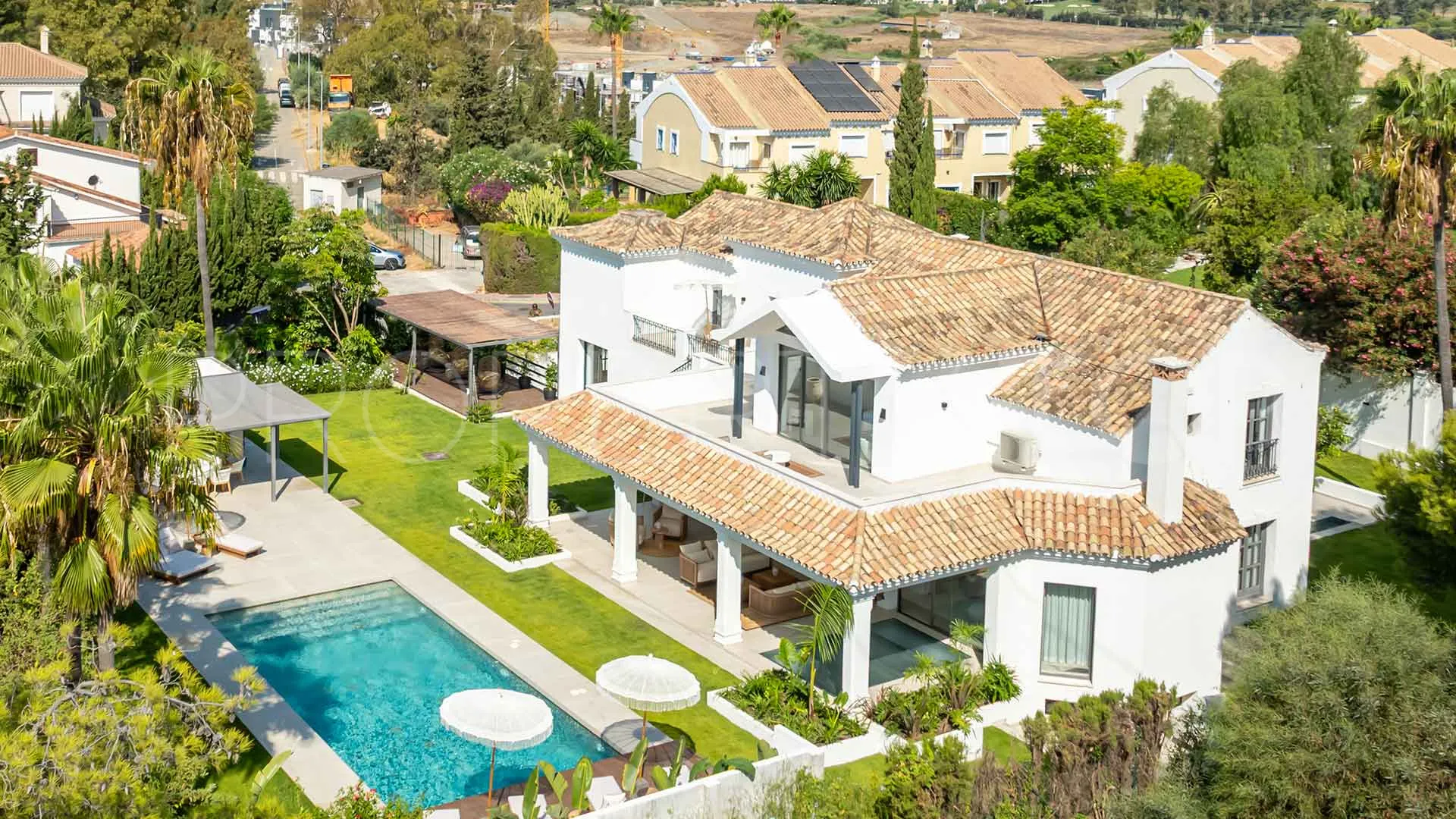 For sale villa with 5 bedrooms in Atalaya Golf