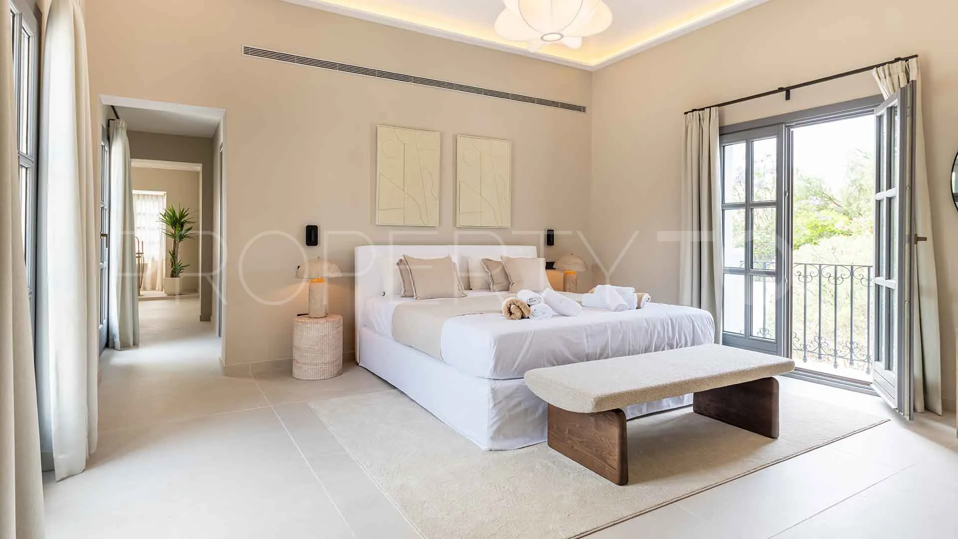 For sale villa with 5 bedrooms in Atalaya Golf