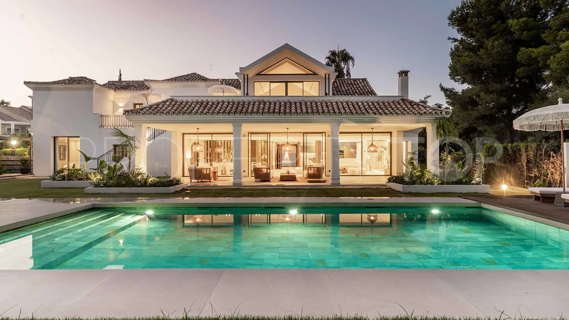 For sale villa with 5 bedrooms in Atalaya Golf