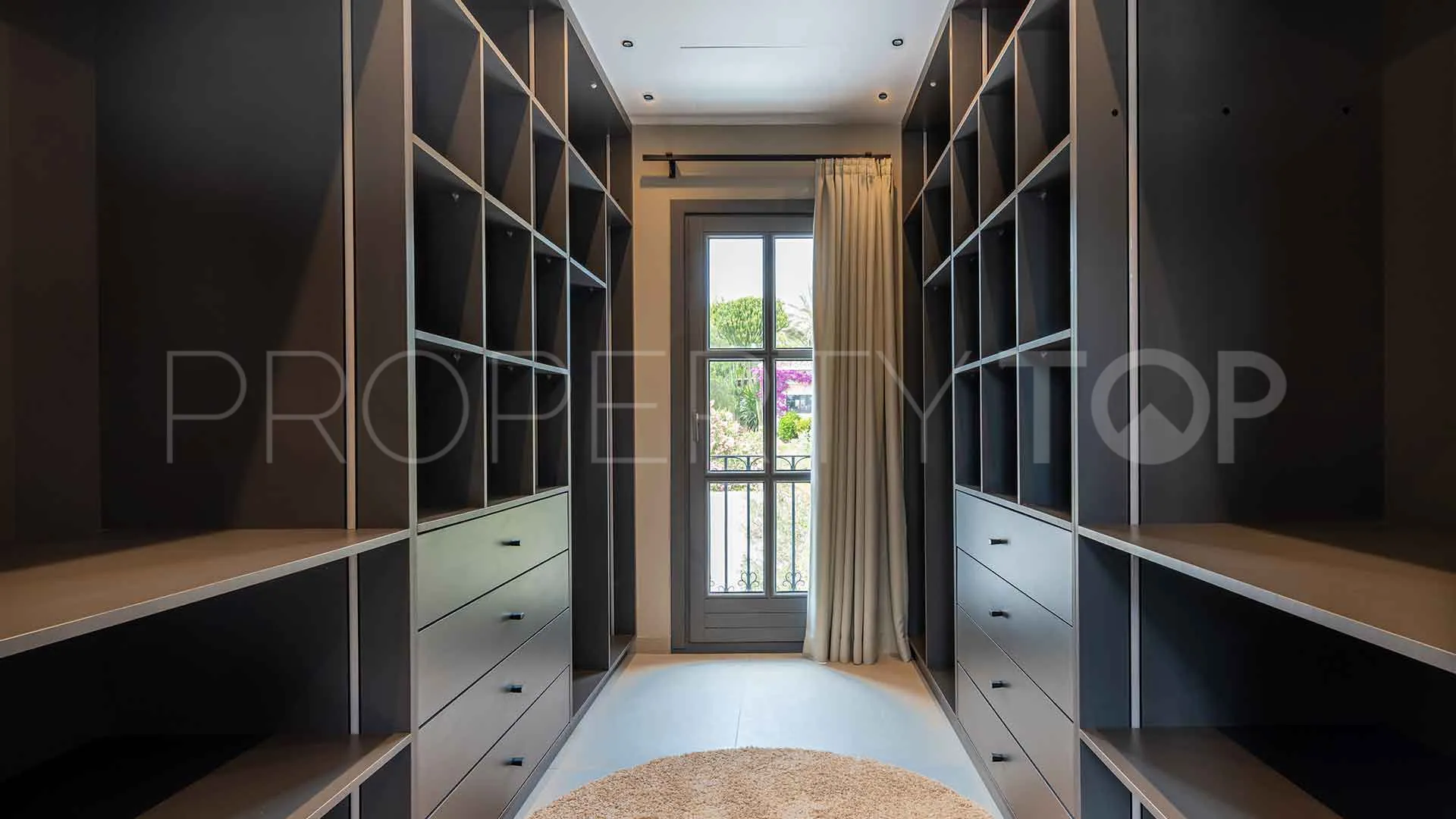 For sale villa with 5 bedrooms in Atalaya Golf