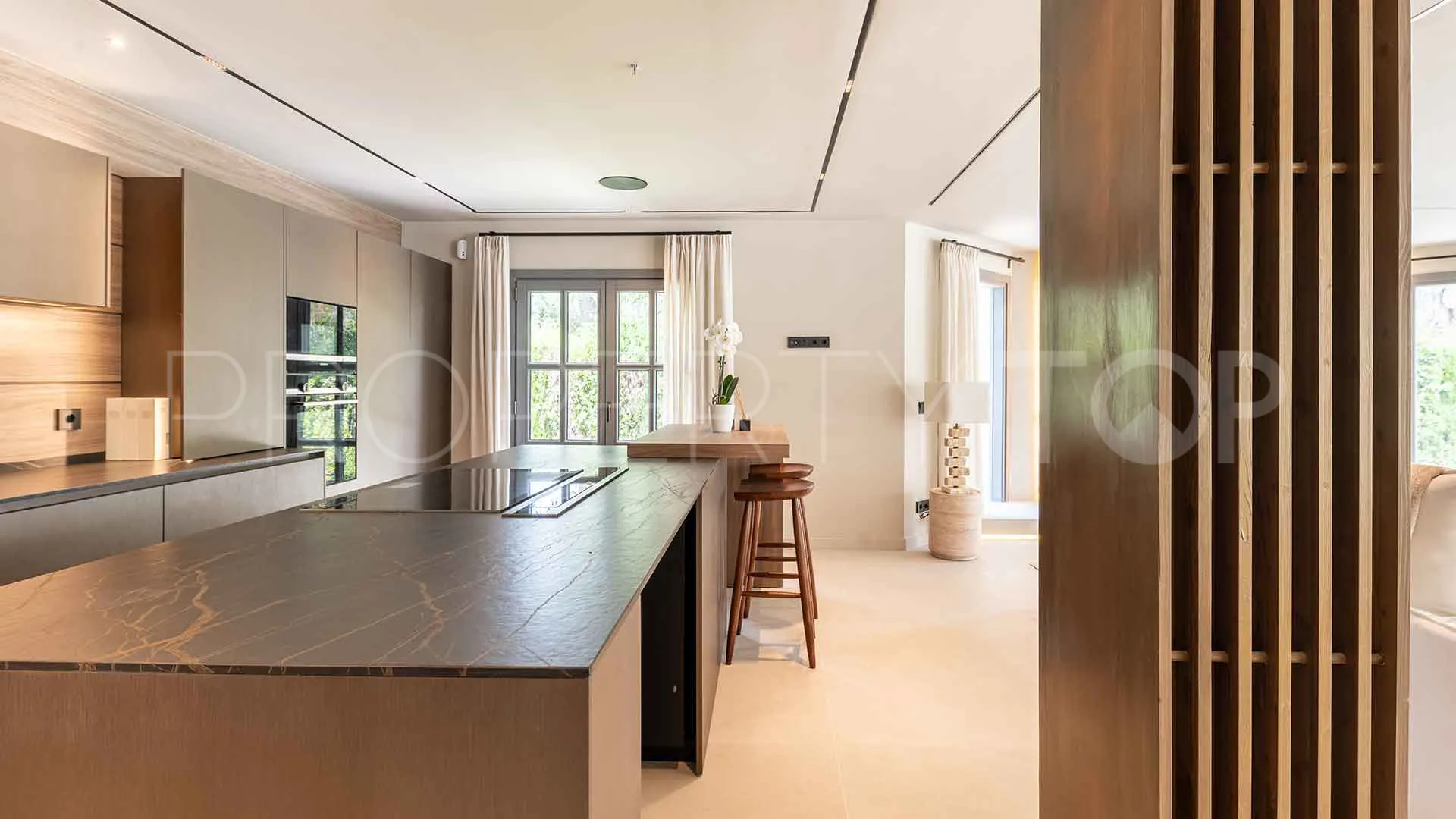 For sale villa with 5 bedrooms in Atalaya Golf