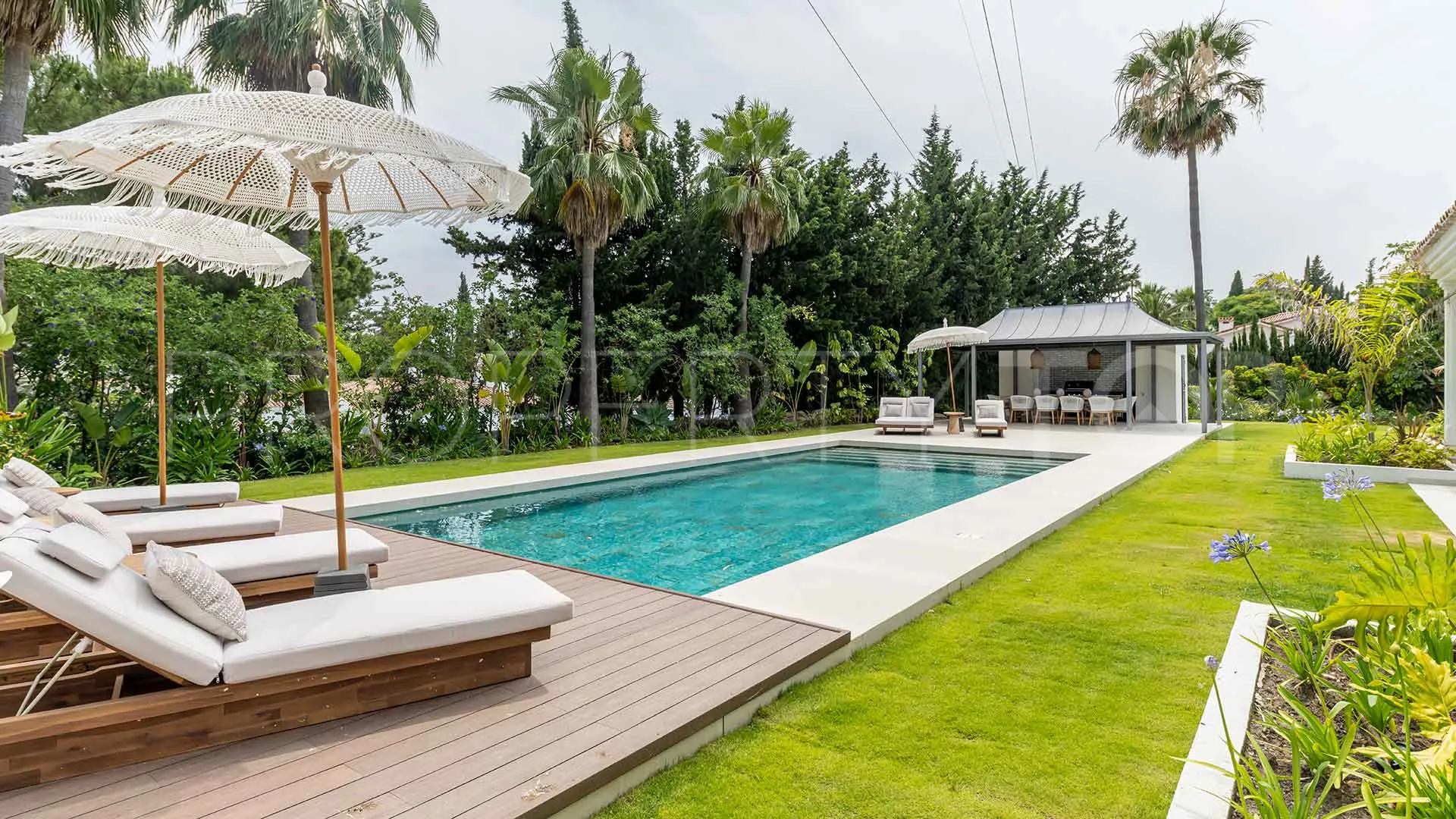 For sale villa with 5 bedrooms in Atalaya Golf