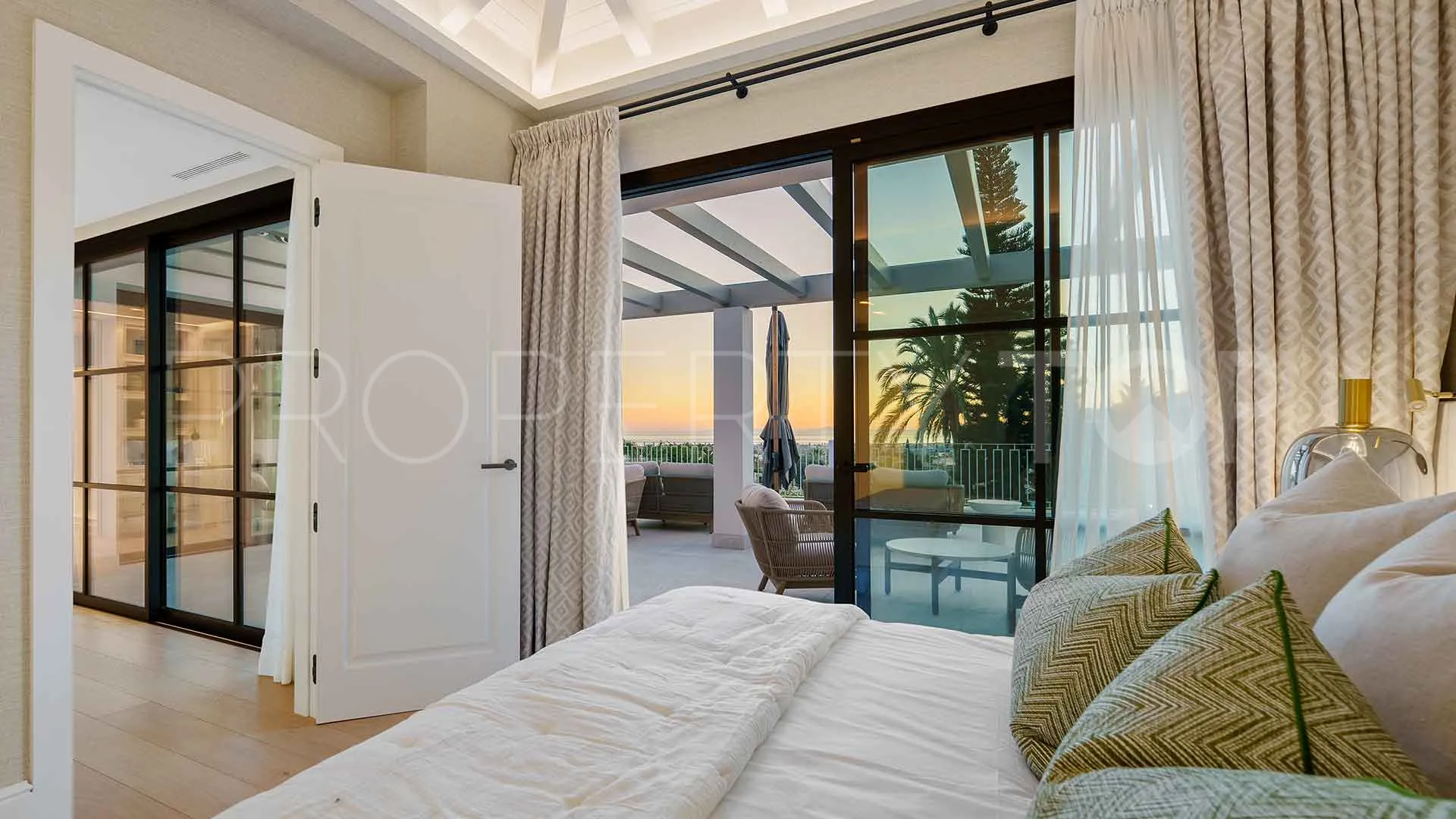El Herrojo 5 bedrooms villa for sale