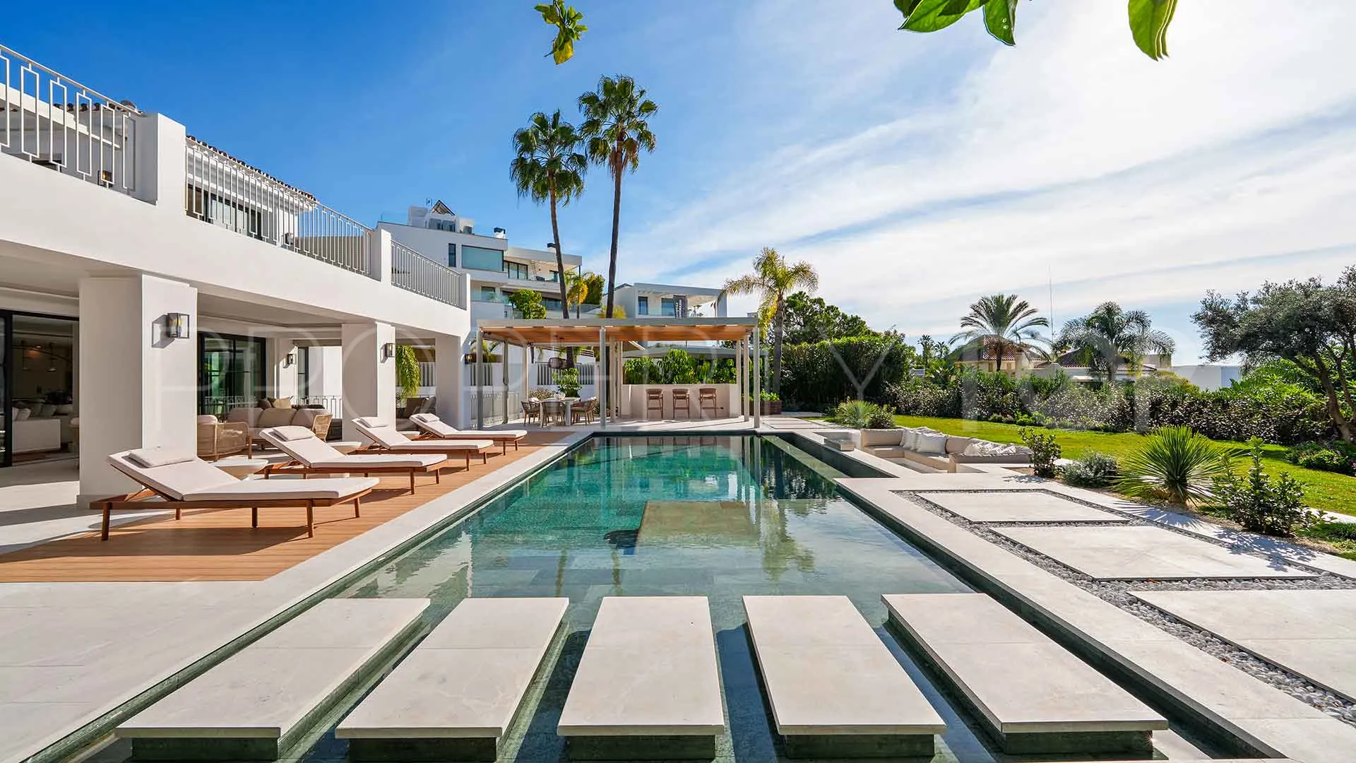 El Herrojo 5 bedrooms villa for sale