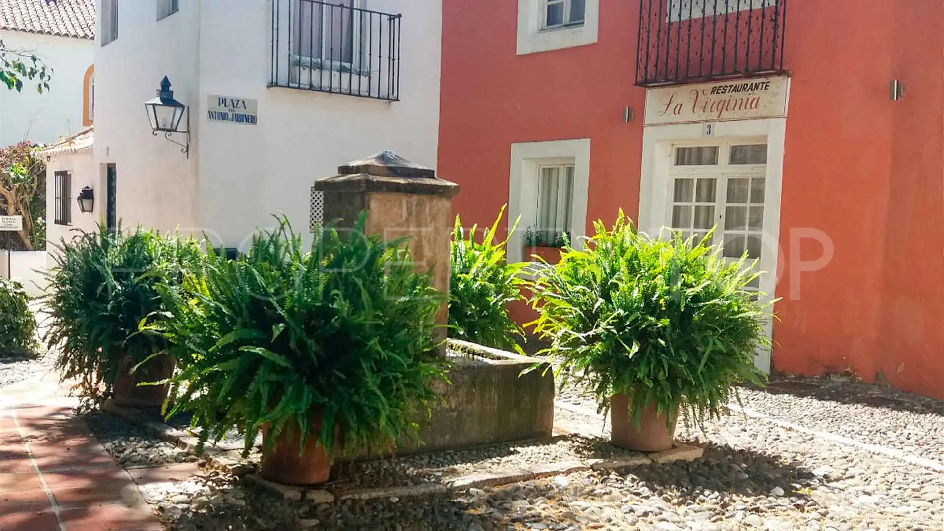 La Virginia town house for sale
