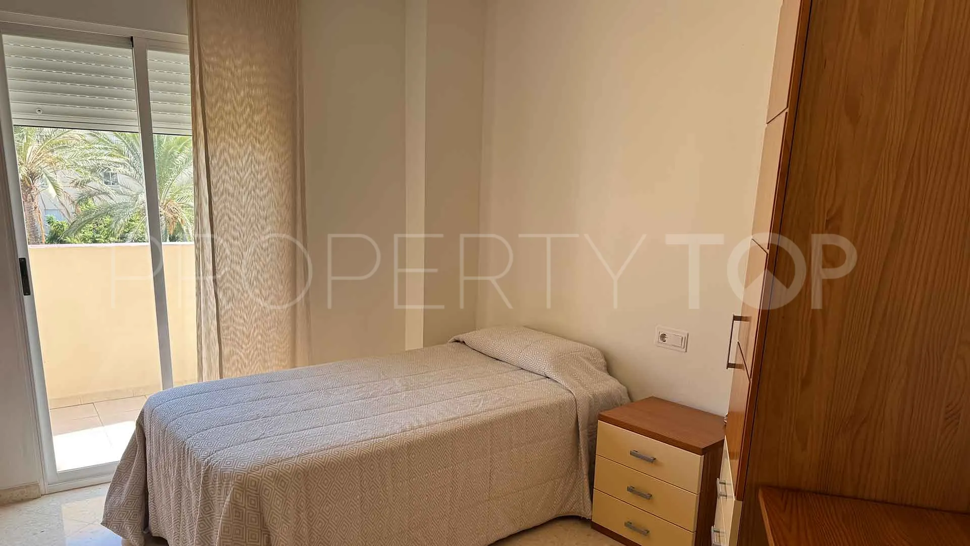 Se vende Ático en Estepona Centro con 4 dormitorios