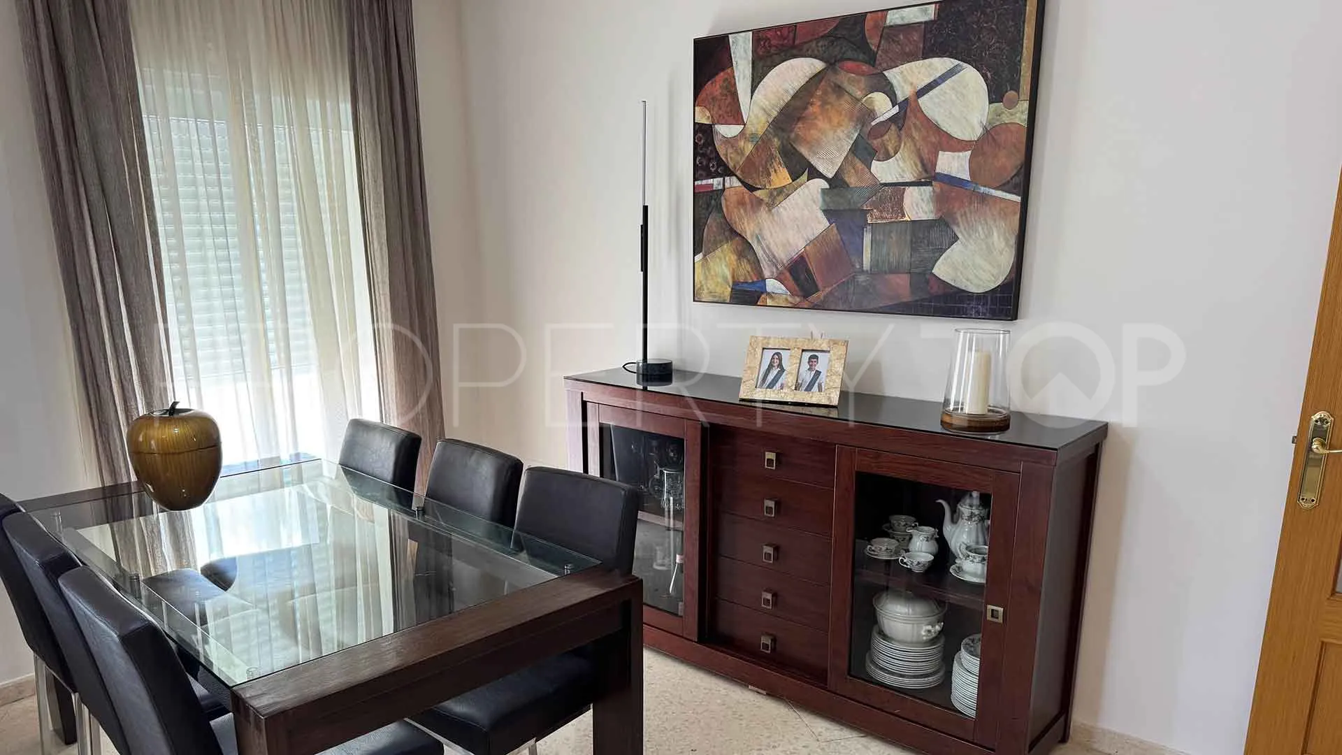 Se vende Ático en Estepona Centro con 4 dormitorios