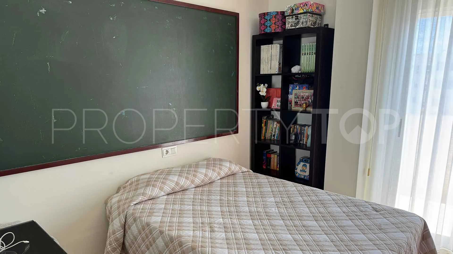 Se vende Ático en Estepona Centro con 4 dormitorios