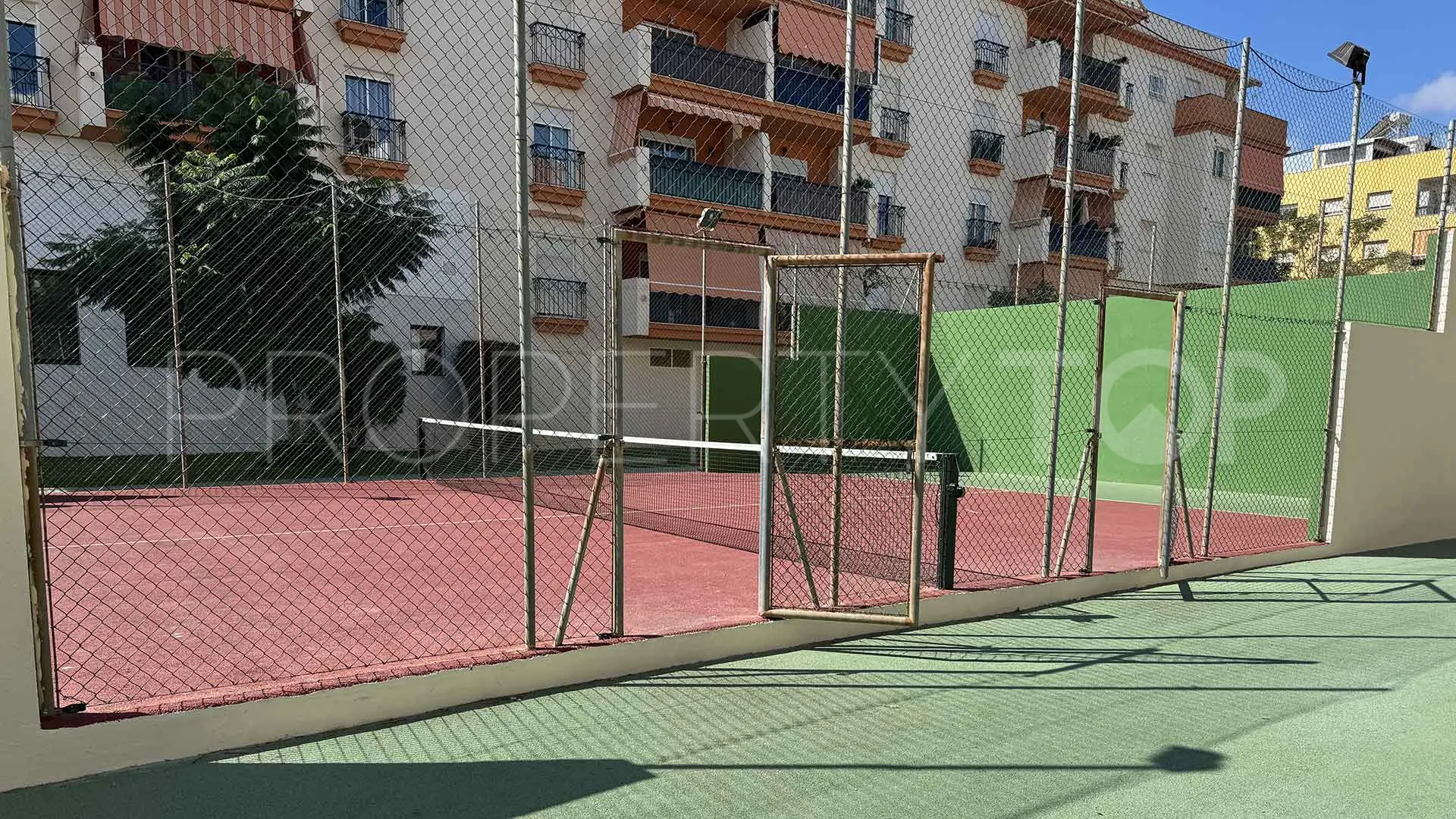 Se vende Ático en Estepona Centro con 4 dormitorios