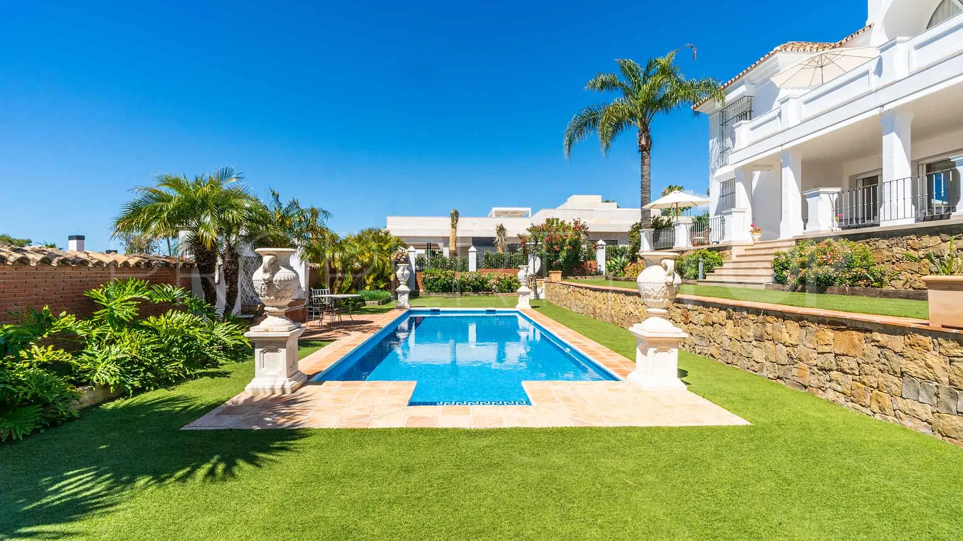 Villa for sale in Sierra Blanca with 5 bedrooms